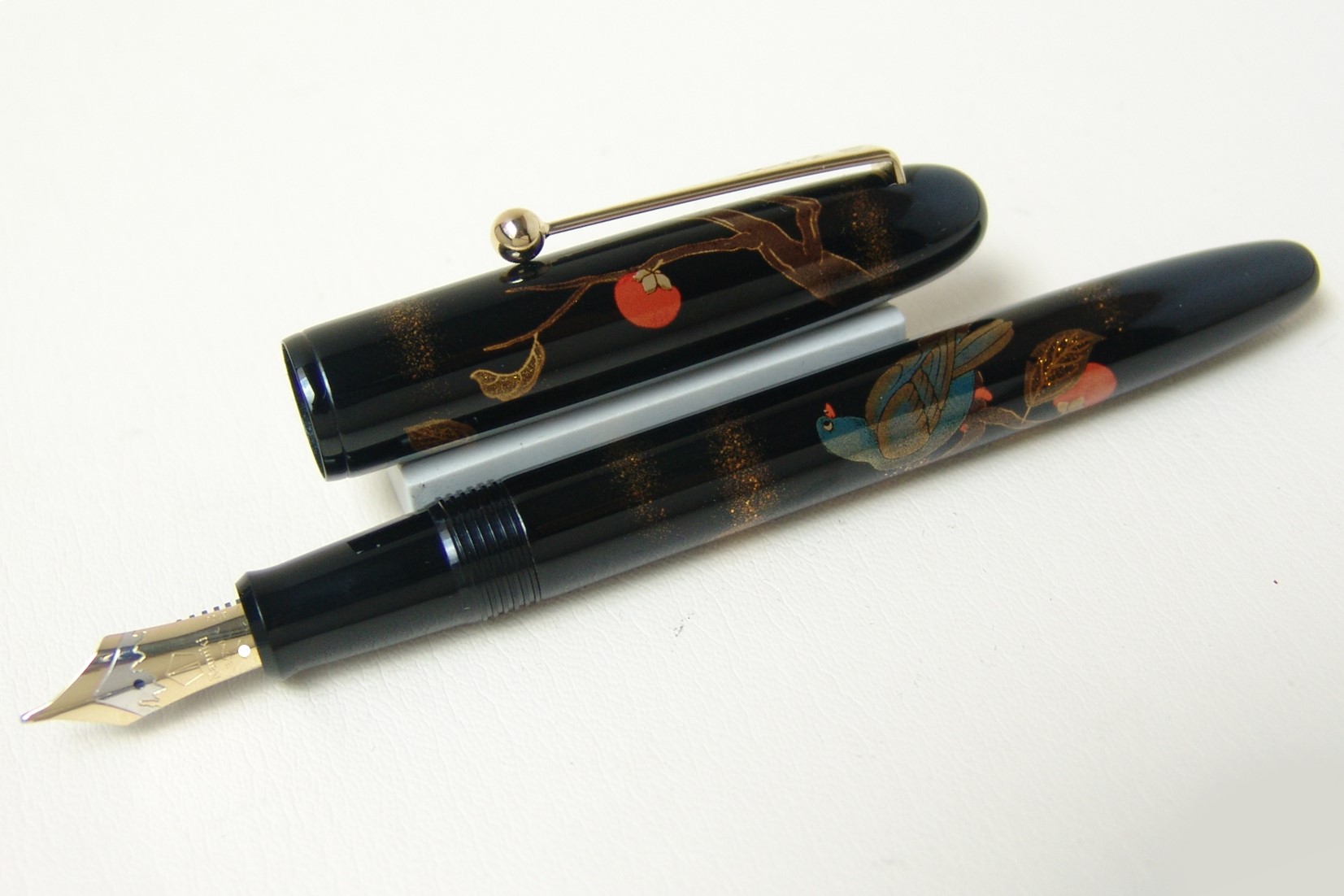 NamikiYukarisizePigeonandPersimmonFountainPen_D